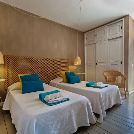Sleeps 10 Pool Air Con Wifi Villa