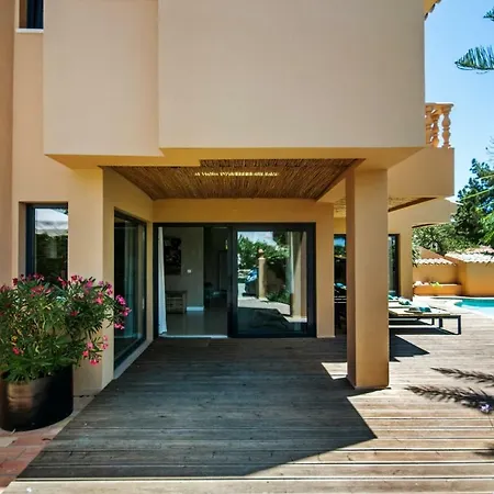 Sleeps 10 Pool Air Con Wifi